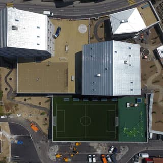 sportplatzbau-kunststoffbelag-sportanlagen Sportplatzbau Kunststoffbelag - wetterfest und massgefertigt