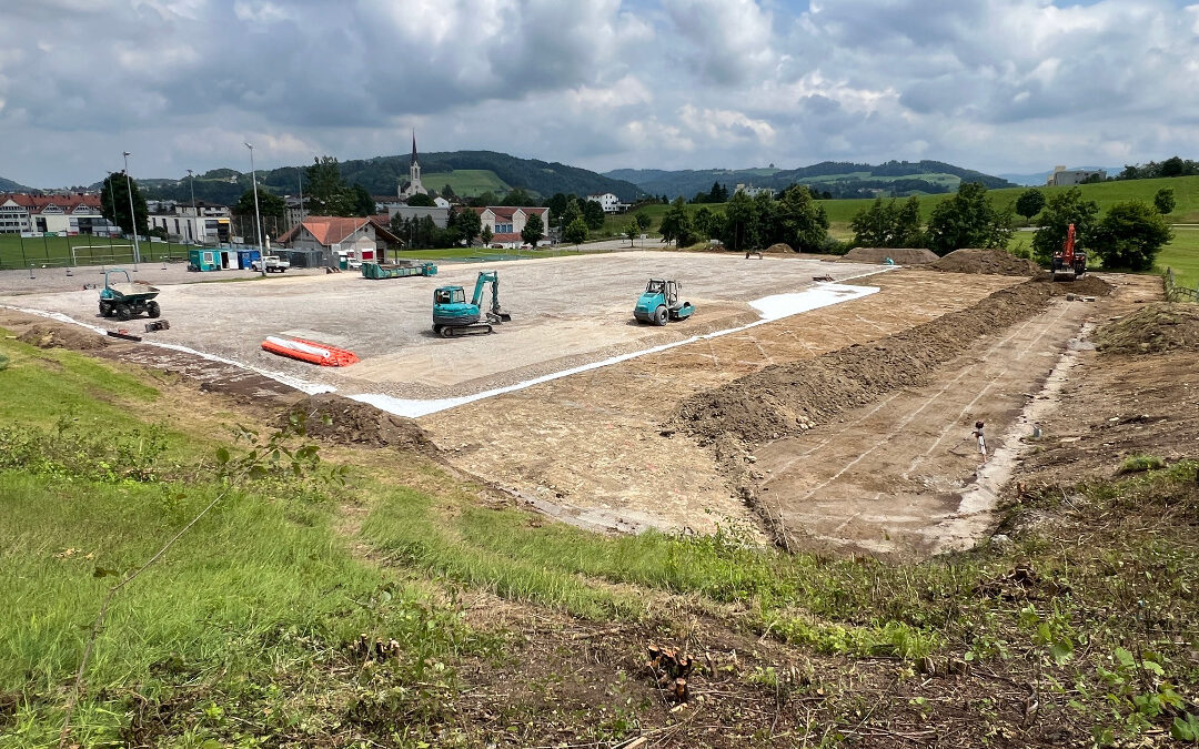 Baustart neuer Kunstrasenplatz – Sportplatz Ifang Bazenheid SG